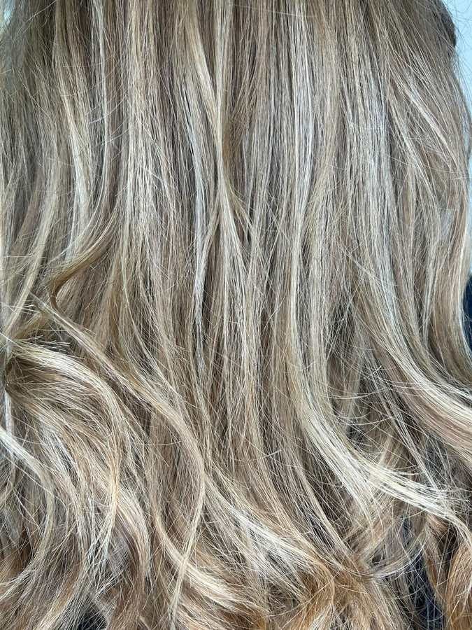 Echte Coloration aus dem Salon, Haare von hinten